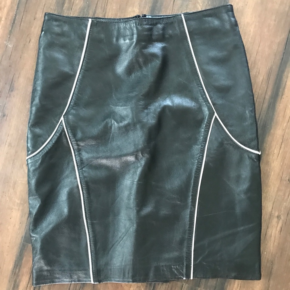 Ebony eve leather skirt size 4